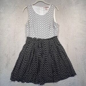 Forever 21‎ Contemporary Fit & Flare Sleeveless Dress Geometric S black white